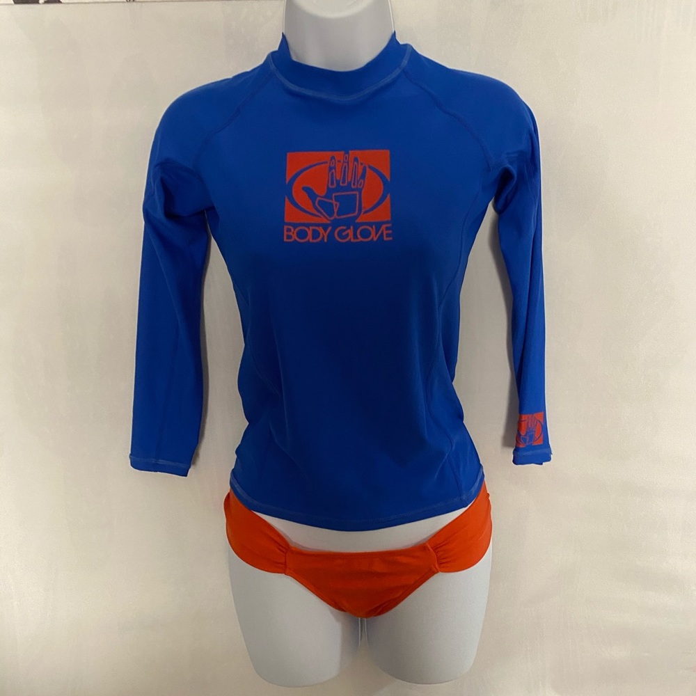 BODYGLOVE Rash Guard.